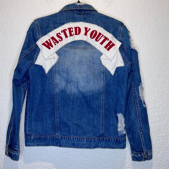 MISSGUIDED Graphic Ripped Denim Jacket Blue Size 6 - Picture 5 of 7